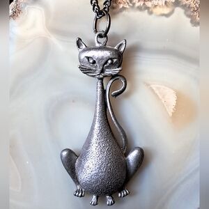 👡Hold For Marcie.👡Sweet Vintage Pewter Long Pot-bellied Cat Pendant Necklace